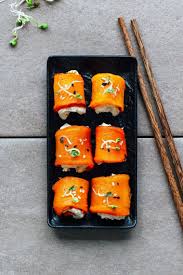 Per farli prendete dei pomodorini pachino (meglio se leggermente insaporiti con olio, sale e origano), dei bocconcini di mozzarella e ancora delle fettine di wurstel tagliate piuttosto spesse, appena scottate in padella. Pin Auf Ricette