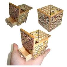 This is a pretty simple build and can be used as an intelligence test for your friends. 170 Puzzle Box Ideas Puzzle Box Wooden Boxes Woodworking Projects