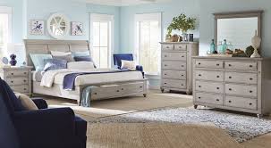 Broyhill Bedroom Furniture Discontinued Broyhill Bedroom Furniture Interior Design Bedroom Small Bedroom Design