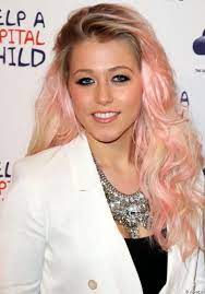 7 Amelia Lily Hairstyles Popular Haircuts Haar Styling Rosa Blonde Haare Frisuren Langhaar
