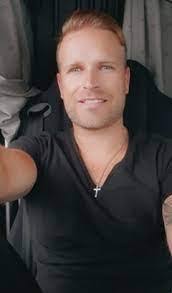 Vincent Ducellier's Instagram, Twitter & Facebook