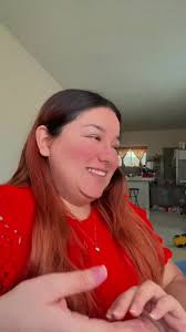 Cuando la vecina y yo estamos platicando y los otros vecinos se agarran a  madrazos a media calle. La primera vez si creía que era en broma. #peleas  #vecinos #infiel #llegotarde #esposa #esposo ...