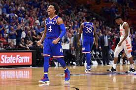 Devonte' terrell graham was born in 1995 in raleigh, north carolina to dewanna king. Devonte Graham Deserves Big 12 Player Of The Year Honors