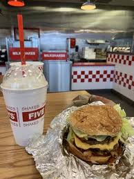 Americana, bar, pub, pub con cerveza artesanal. Five Guys Takeout Delivery 12 Photos 32 Reviews Burgers 137 Mall Dr Appleton Wi Restaurant Reviews Phone Number Menu Yelp