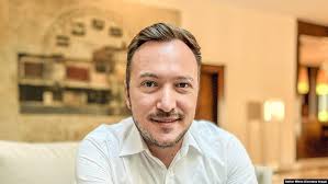 Ești tentat să-ți cumperi o mașină electrică în 2024? Ce trebuie să știi și  la ce să fii atent