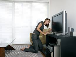 Are You Cleaning Your Flat Screen Tv Or Computer Monitor Correctly Flat Screen Clean Flat Screen Tv Clean Tv Screen