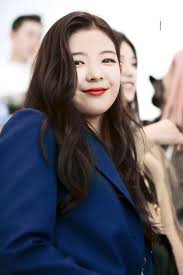 What is yeji full name? Itzy S Lia Snuck Into Yeji And Ryujin S Self Cam And Went Wild Behind Them Kissasian
