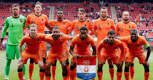 Dat vertelde bondscoach frank de boer dinsdag tijdens de persconferentie in zeist. Vermoedelijke Opstelling Oranje De Boer Verandert Niets Weghorst Start In Basis Voetbalprimeur Nl