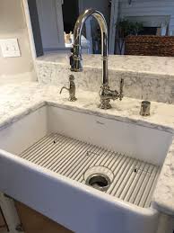 farmhouse sink faucet