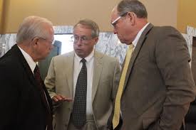 County chooses AMR for ambulance service