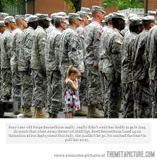 No One Had The Heart To Pull Her Away Faith In Humanity Military Love Cute Stories