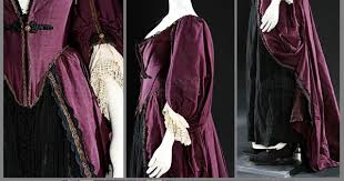 Pirates Of The Caribbean The Curse Of The Black Pearl Grapple Pirates Of The Caribbean The Curse Of The Black Pearl Elizabeth Swann Keira Knightley Purple Dress And Shoes Dresses Caribbean Dress Costume Dress