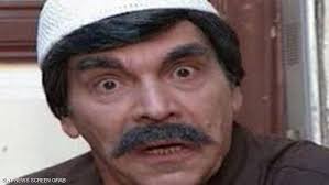 واعتاد الجمهور على الفنان السوري القدير على رؤيته بالشعر المستعار الذي لا ينزعه بتاتاً، لذا نعرض لكم صورة من احد ادواره القديمة بلا باروكة. ÙŠØ§Ø³Ø± Ø§Ù„Ø¹Ø¸Ù…Ø© ÙŠØºÙ†ÙŠ Ù„Ù€ ÙƒÙˆØ±ÙˆÙ†Ø§ Ø¹Ø§Ù… Ù¡Ù©Ù¨Ù¦ ÙÙŠØ¯ÙŠÙˆ ØµØ­ÙŠÙØ© Ø¬Ø³Ø±