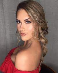 Tania Ely's Instagram, Twitter & Facebook