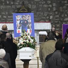 Communicable (infectious and parasitic diseases and maternal, perinatal and nutritional conditions), noncommunicable (chronic) and injuries. Christophe Dominici Funeral French Rugby Legend Laid To Rest After Sudden Death Wales Online