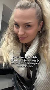 Ostala bi bez para momentalno🥲