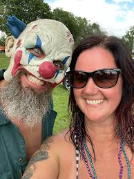 Am I clowning ? Yes totally 🤡🤡🤡🤡