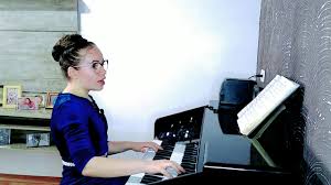 O pai celeste é bem mais forte que as tempestade. Hino 140 Sou Feliz Tocado E Cantado Maria Vitoria Ccb Youtube