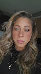 Melanie Carra's Instagram, Twitter & Facebook