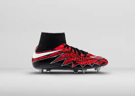 Lewandowski has clearly opted for laces on his boots, in contrast to williams' laceless approach, so are laces set to be optional on the new future? Nike Football Celebrates Robert Lewandowski With Exclusive Hypervenom Ii Nike News