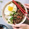 Untuk resep ini, kamu juga bisa mengganti nasi dengan ketan agar lebih lengket. 1