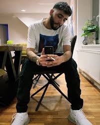 Gefallt 3 489 Mal 17 Kommentare Samra Fanpage Samra Fanpage Auf Instagram Ich Bin Immer Auf Der Strasse Wie Die Schuhe Auf Dem Asp Instagram Rap Rapper