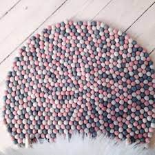 Filzkugelteppich filzkugel teppich filzkugeln teppich. Diy Kugelteppiche Erstelle Deine Eigenen Kugelteppiche Aus Filzballen Wollballen Ritohobby De