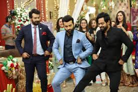Naveed Raza على X: "Brothers #SalamZindagi #TheBest #naveedraza  @faysalquraishi #moments2treasure4life #blessed #show  https://t.co/jMqd8UOorR"