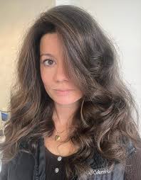 She is such a ✨supermodel✨ This was a touch up during a “mini foil”  service! This is a foil service that is around 15-20 foils, this  appointment style is great for budget