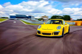 Video choc chute de grãªle et de neige ã montbã©liard en juin, accident, tempãªte, vitres cassã©es, usine peugeot : Un Disney Para Los Amantes De Porsche Motor Show