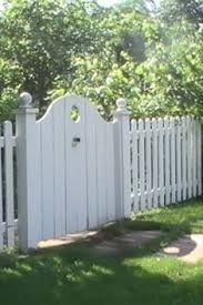 Garden Gate Idea Would Be Nice For A Double Gate Interlocking Garden Gates And Fencing Wooden Garden Gate Garden Gate Design
