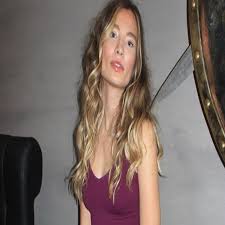 Jul 04, 2021 · normalleşmeyle birlikte kültür sanat etkinliklerinin başlangıcını yapan i̇negöl belediyesi, irmak arıcı konseri ile yaza merhaba dedi. Irmak Arici Boyu Kac Biyografi Sitesi