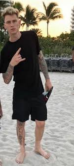 Machine gun kelly 2021 height: Machine Gun Kelly S Feet Wikifeet Men