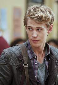 Exclusive photos captured by the daily mail confirm that the couple went for a stroll after dinner when they were seen exchanging some steamy kisses by the riverside. Austin Butler Finds Sex And The City Challenges With Carrie Diaries Movies Siouxcityjournal Com