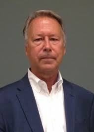 Thomas Miller speaks to Watson students about his career, lessons he has  learned