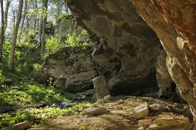 hiking cedar sink trail in mammoth cave