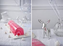 Buche Chocolat Framboise Au Glacage Bi Couleur Amuses Bouche Buche Chocolat Framboise Chocolat Framboise Chocolat Noel