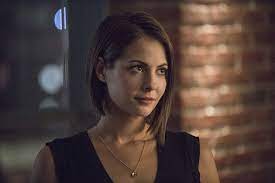 Answers are coming as soon as may. Arrow Season 3 Midseason Finale Review Sara Lance S Killer Revealed Is Oliver Queen Dead