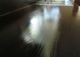 Replacing laminate countertops with stone can be quite pricey, but they can be redesigned for half the cost with some paint and a bit of patience. How To Make Laminate Countertops Look Like Wood For Less Than 100 00 Sheep Shop