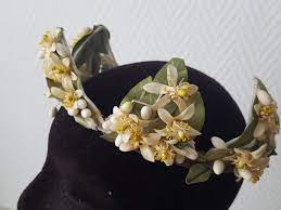 La fleur d'oranger est la fleur de l'oranger amer citrus aurantium variété amara. Ancienne Couronne De Mariee Diademe De Mariage Avec Des Fleurs D Oranger En Cire Couleur Fraiche Pour Couronne De Mariee Diademe De Mariage Coiffes De Mariage