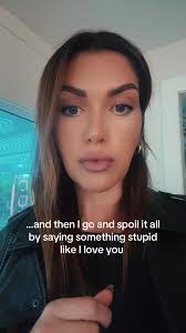 Victoria Murrell's Instagram, Twitter & Facebook