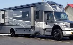 Large class c & super c rvs with bunk beds. 8 Awesome Class C Motorhome Floorplans With Bunk Beds