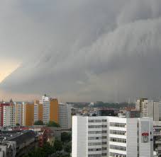 Wetteronline zeigt ihnen, ob und wo heute, morgen oder übermorgen in deutschland mit gewittern, regen, sturm und orkan oder aber glätte zu rechnen ist. Gewitterfront Hagel Und Sturmboen Unwetter Uber Deutschland Welt