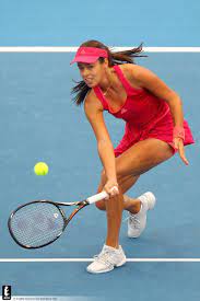 La joueuse serbe est considérée comme l'une des tenniswoman les plus belles ! Brisbane 2012 The Ana Ivanovic Official Website Ana Ivanovic Tennis Players Female Tennis Clothes