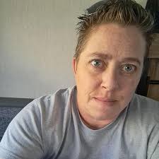 Amazon.com: Broken Walls: 9798852323118: Chase, Lucy, Thompson, Hailey:  Books