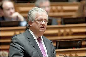 Caso não esteja registado no site do negócios, efectue o seu registo gratuito. Eduardo Cabrita