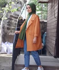 Gücü ve kararlığı temsil eden saks mavisi nasıl kombinlenir? Kiremit Rengine Hangi Renk Uyar Kadin Blogu