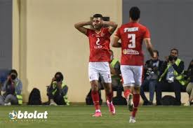 صلاح محسن يفشل في المرور من لاعبي الترجي بعد أن طالت الكرة منه وتلقاها حارس الترجي بسهولة. Ù…Ø­Ù…Ø¯ Ø´Ø±ÙŠÙ ÙŠØºØ§Ø¯Ø± Ù…Ø¨Ø§Ø±Ø§Ø© Ø§Ù„Ø£Ù‡Ù„ÙŠ ÙˆØ¥Ù†Ø¨ÙŠ Ù…ØµØ§Ø¨ Ø§ Ø¨Ø·ÙˆÙ„Ø§Øª