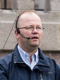 Vepsen.org kan i dag melde at en nazist fra Kolbotn i natt ble arrestert og  siktet for å ha overfalt en muslim på gata i Oslo. Nazisten har god kontakt  med nazimiljøet