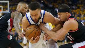 Due to his high playing ability, which has included leading his team to success. Bruder Duell Im Nba Halbfinale Ein Curry Schreibt Geschichte Einer Fliegt N Tv De